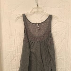 Aeropostale gray tank top with lace